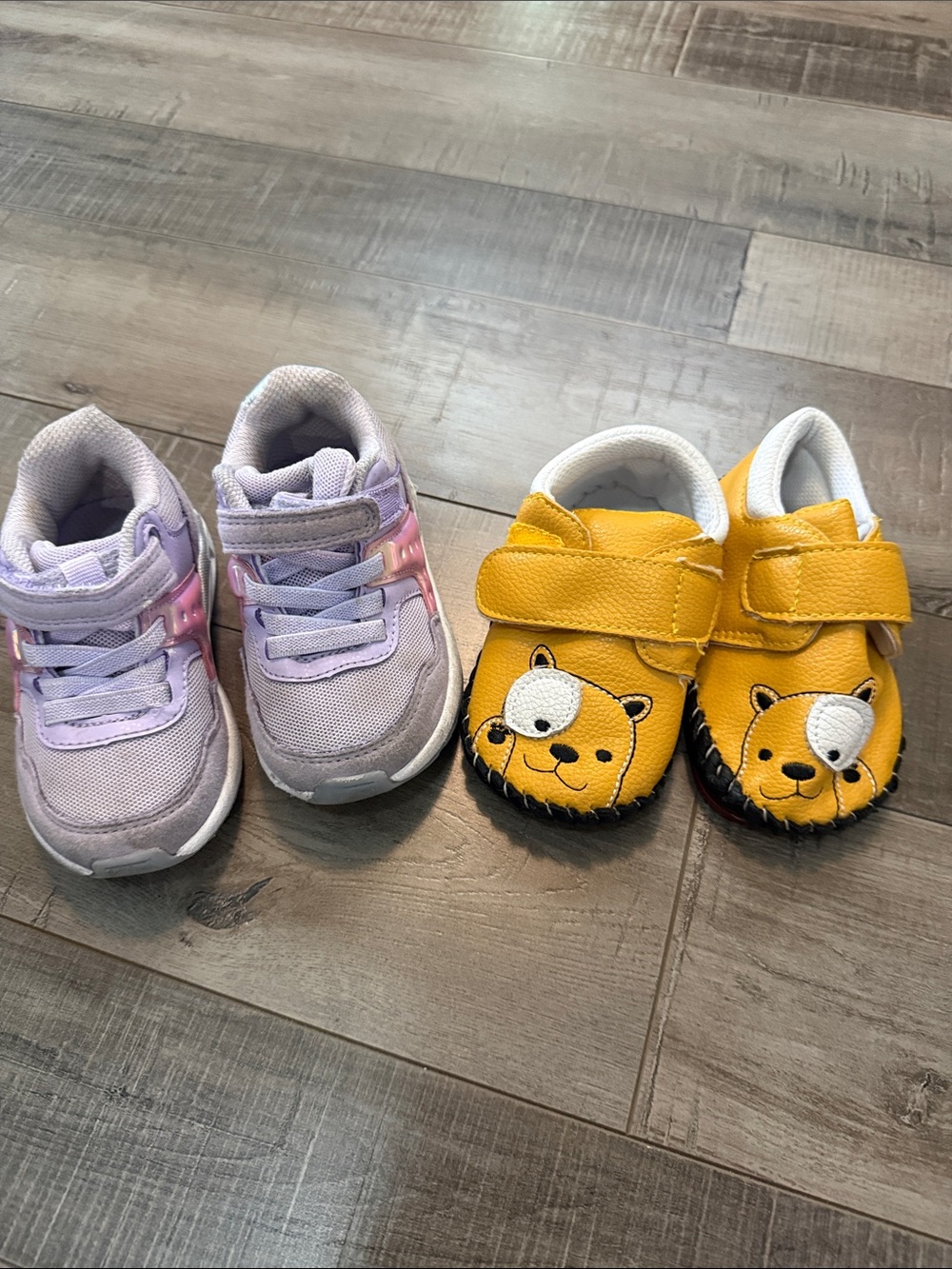 Cat & Jack Little Girls Yellow Bear Hook-and-Loop Slip-Ons